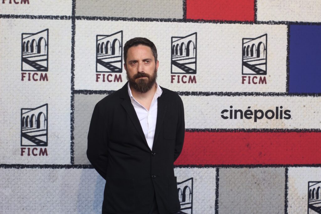 Pablo Larraín en la alfombra roja de Maquíllame otra vez 